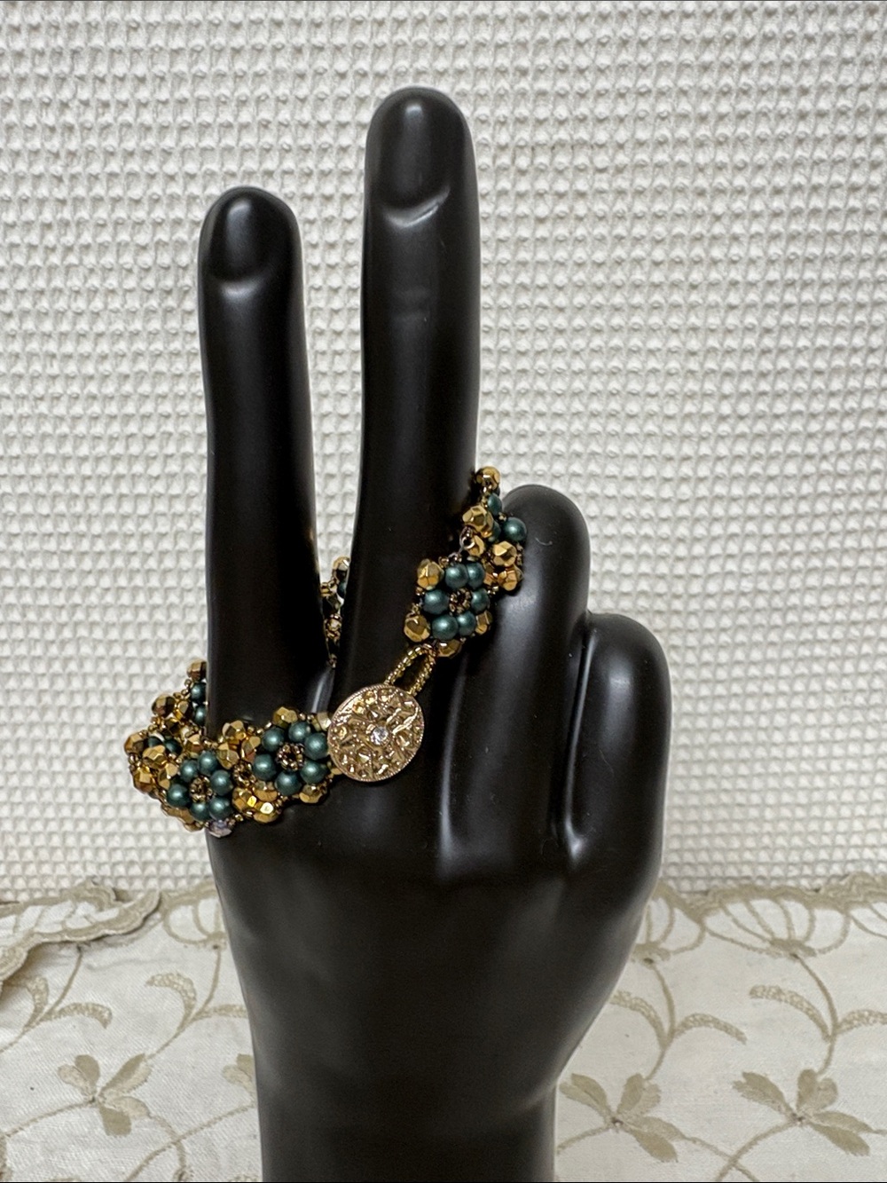 Beaded necklace/bracelet/earrings - Picture 4 of 7
